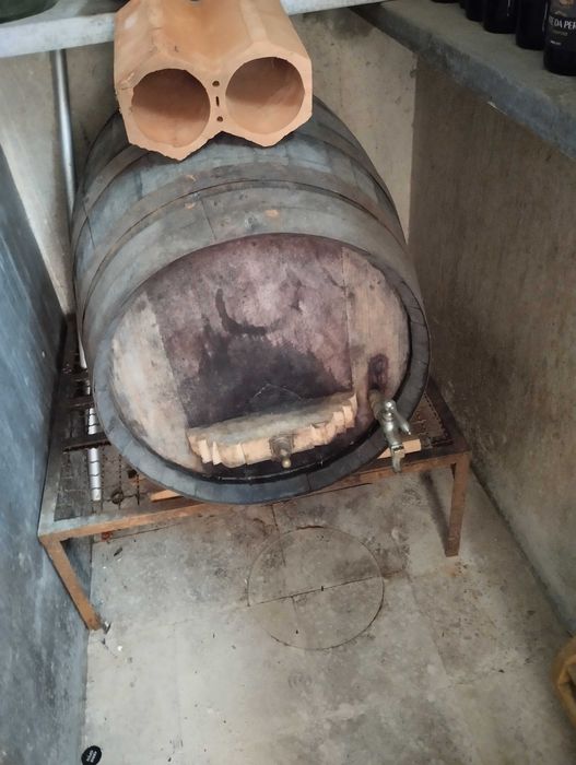 Garrafeiras em barro vermelho