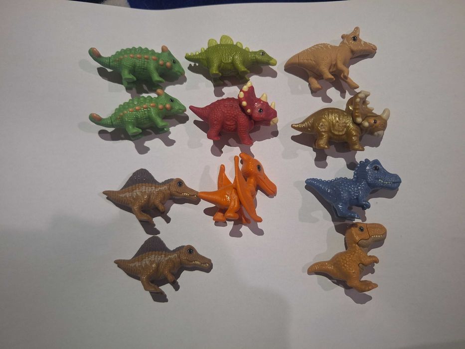 Продаж та обмін фігурок Kinder Joy Minecraft Кіндер Джой Майнкрафт, Kinder Natoons, динозаври, та Щеняцій патруль