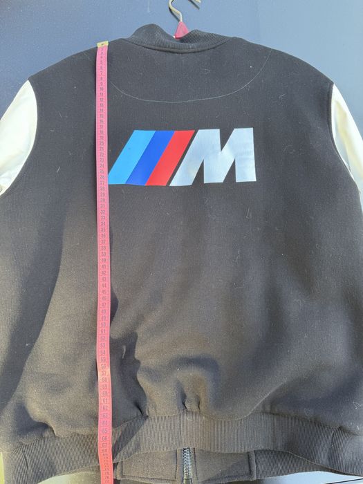бомбер/varsity у стилі BMW M