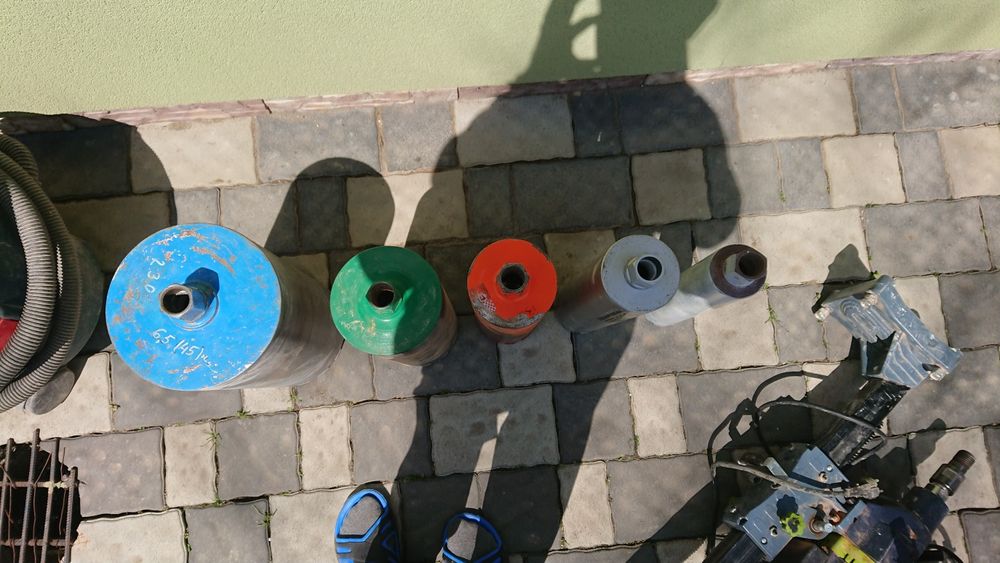 Алмазне буріння отворів , Алмазное бурение в бетоне,,кирп яма в бетоні