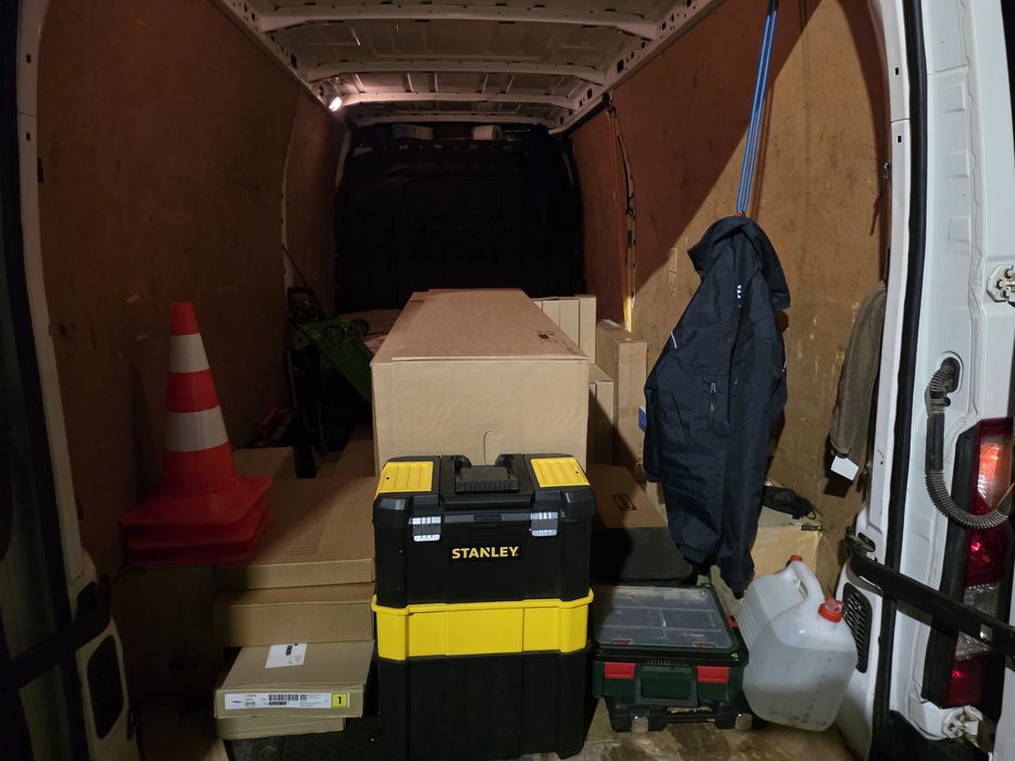 Mudanças- Transportes- Aluguel da carrinha com motorista.