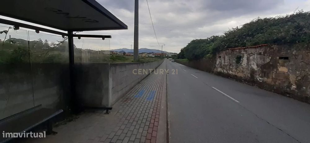 Terreno para construção industrial em zona central de Arcozelo