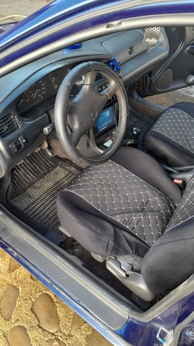 Продам мазду 323 1996р  1,5 бензин