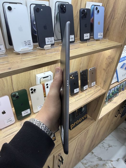 iPad 7 128GB Space WiFi