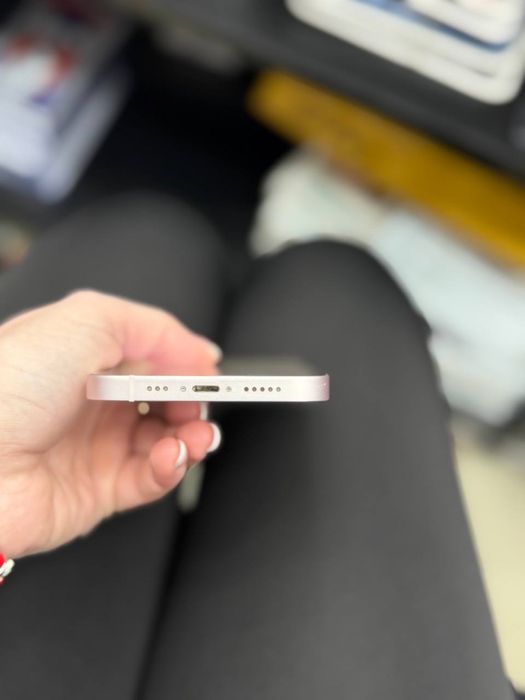 Продам Iphone 13 на 128 gb