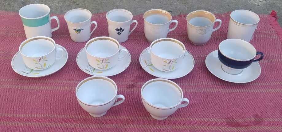 Продаются сервизы, салатницы, сахарницы, вазы, графины.