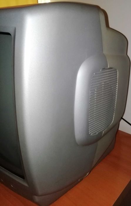 TELEVISÃO Portátil com Comando