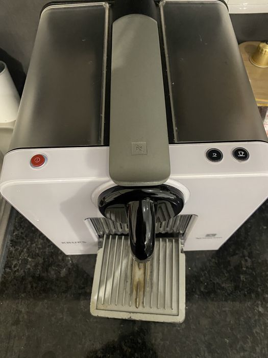 Máquina de Café Nespresso Krups – Avariada | Para Peças ou Reparação