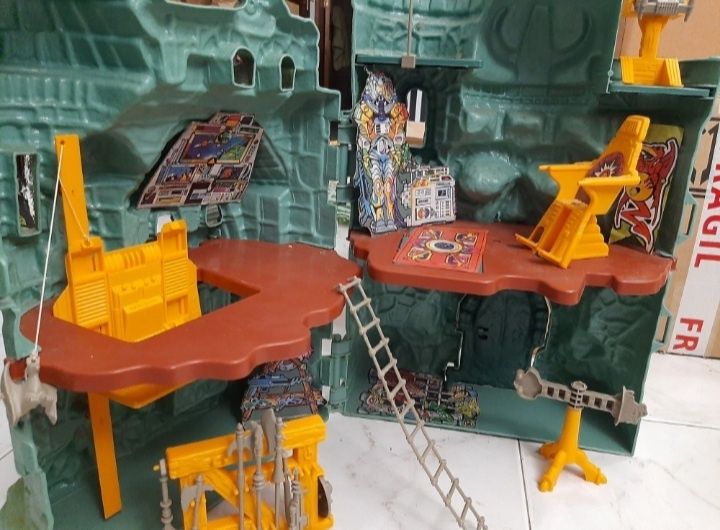 He-Man, Asterix, and Obelix Action Figures from the 1980s64739780084995124