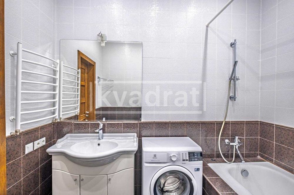 ТЕРМІНОВО Оренда 2х кімнатної квартири ( 2 спальні ) 77м2 бульвар Лесі Українки 23 Печерський район центр АВТОНОМНА ГЕНЕРАТОР ІНТЕРНЕТ ОПТОВОЛОКНО