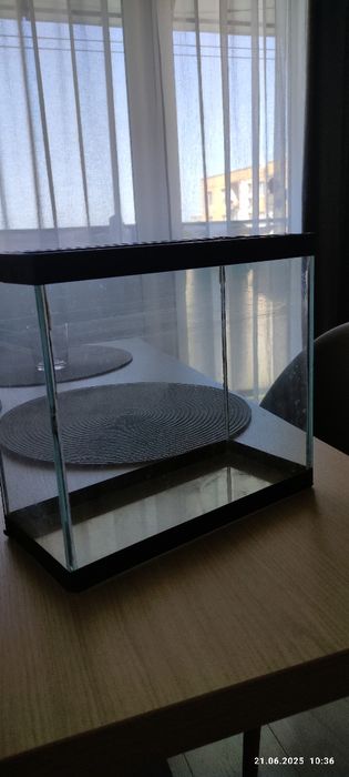 Продам невеликий акваріум