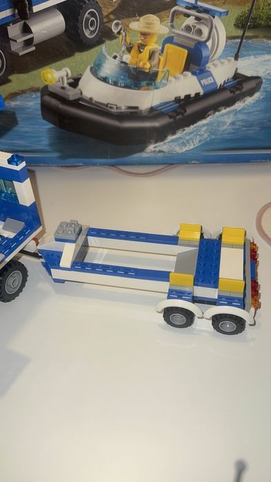 Lego city 4205- Terenowe centrum dowodzenia