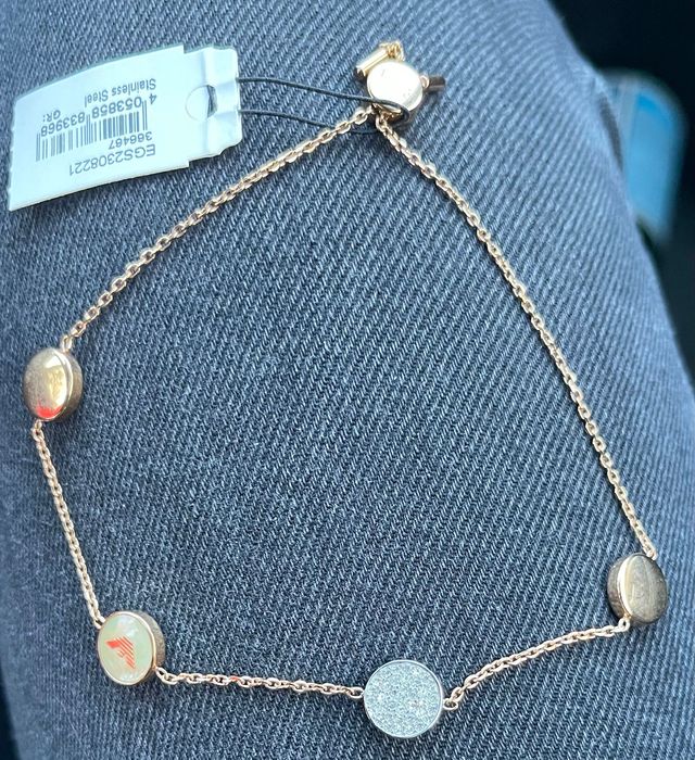 bransoletka na ramieniu