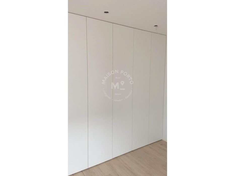 Apartamento T3 com Suite, Varanda com churrasqueira e Box de Garage...