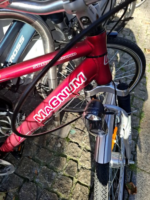 Magnum trekkingowy Rower damski czerwony