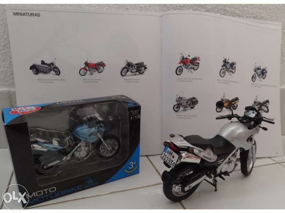 Motas em miniatura bmw f 650 gs cinzenta e azul
