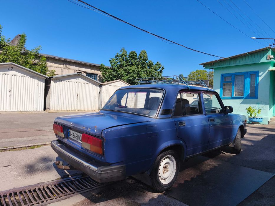 Автомобіль ВАЗ 2107