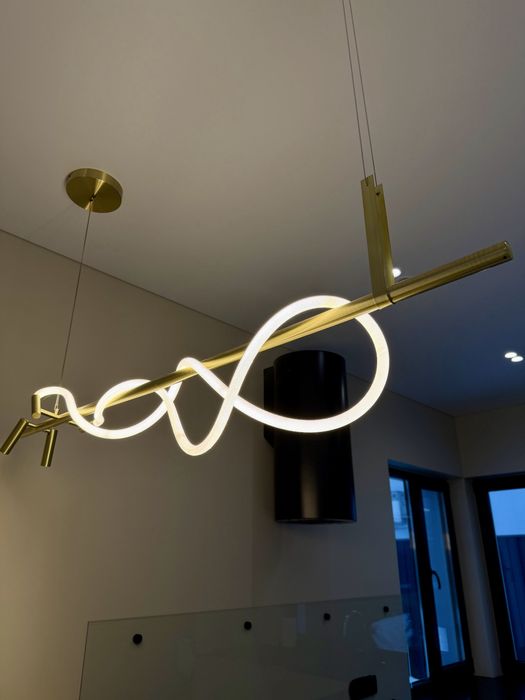 Новий будинок з дизайнерським ремонтом | ВСІ КОМУНІКАЦІЇ