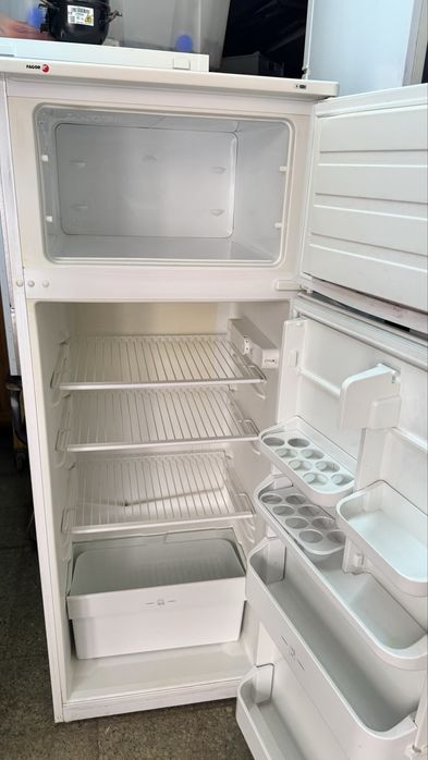 Vende-se 3 frigorificos como novos