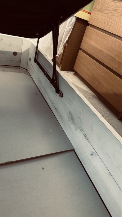 Cama c/ estrado elevatório conforama (140cm x 190cm)