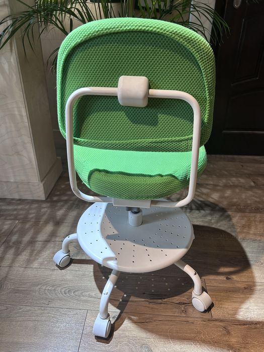Krzesło IKEA dziecięce biurowe z regulacją