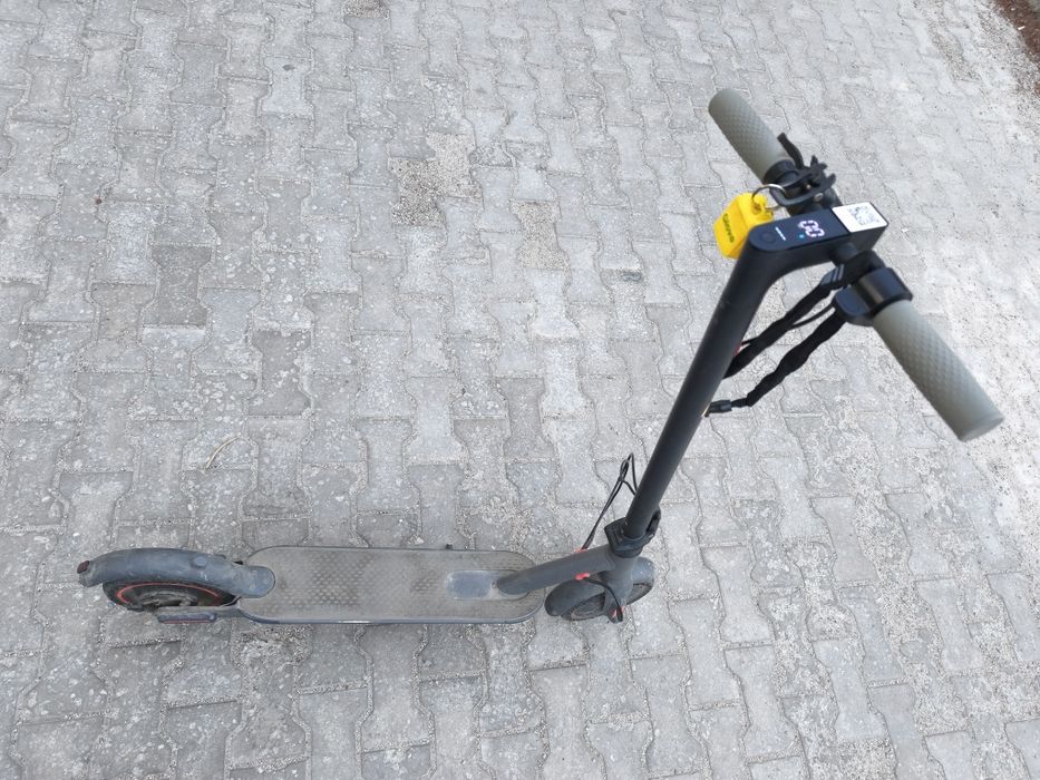 Електросамокат Xiaomi m365 на 30 км одной зарядки