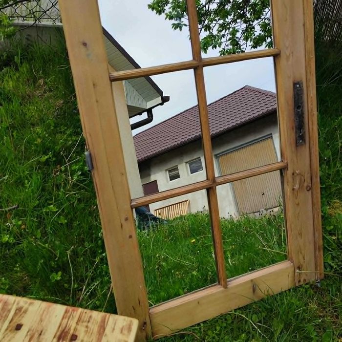 Lustro ze starych drzwi