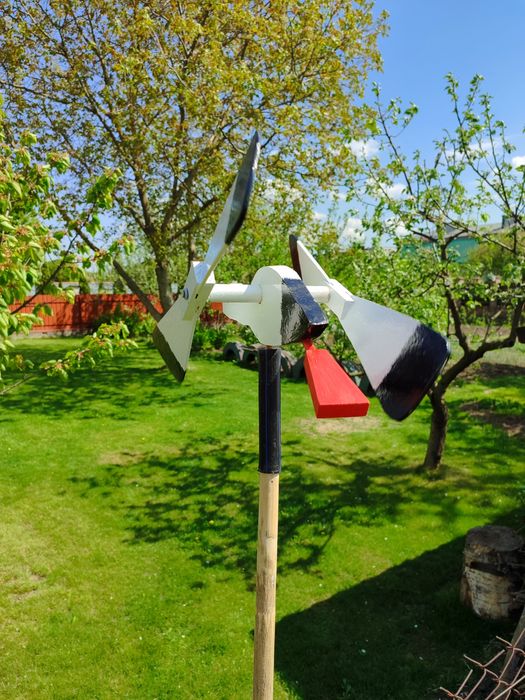 Вітрячок лелека дерев'яний флюгер.