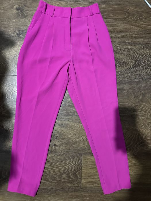 Damskie spodnie chinosy różowe Rober Island