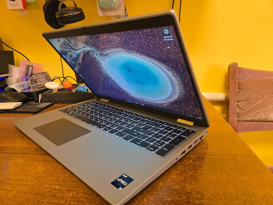 DELL Latitude 5530