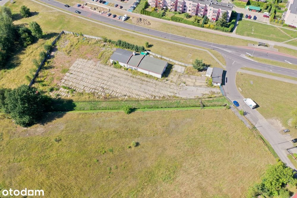 Teren pod działalność z zabudowaniami – pohled 2