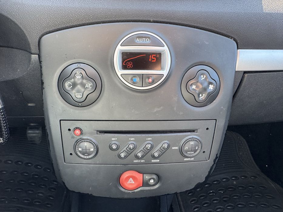 Renault Clio III 1.2 16v Authentique - 2008