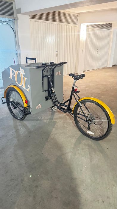 Bicicleta Comercial com Cilindros Expositores