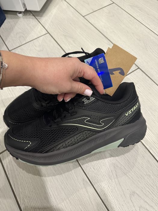 Нові кросівки joma