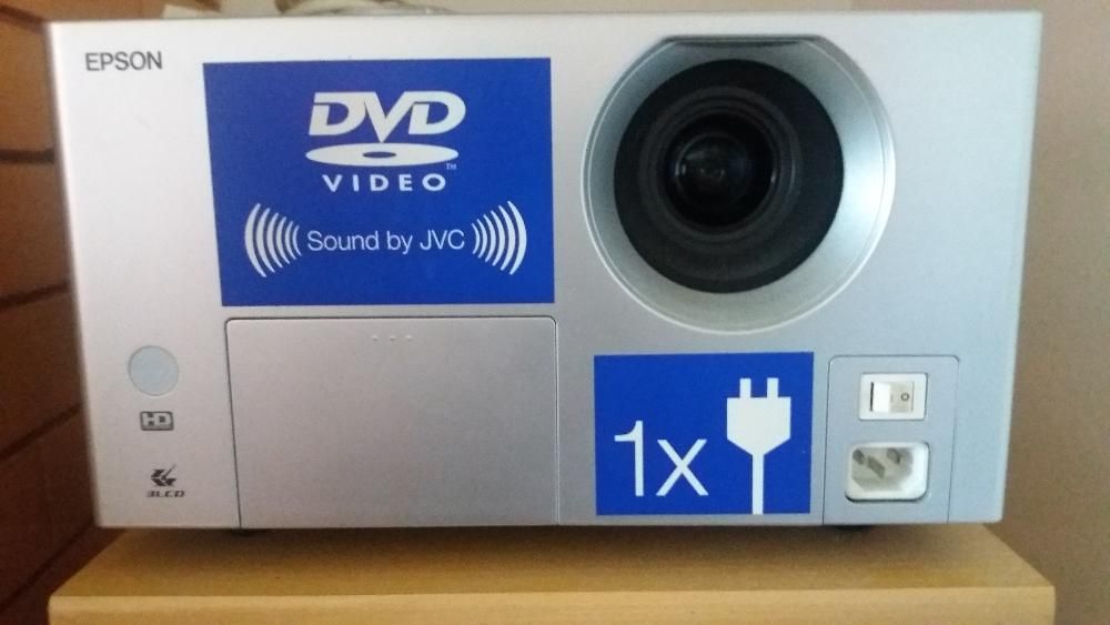 EPSON Home Entertainment Projector64739778902402120