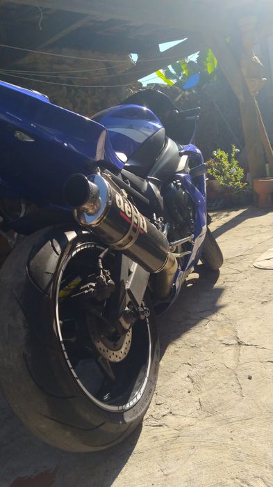 Yamaha R1 de injeção