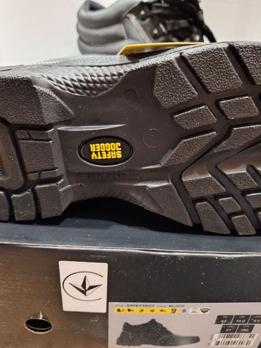Продам чоловіче  робоче взуття SAFETY JOGGER