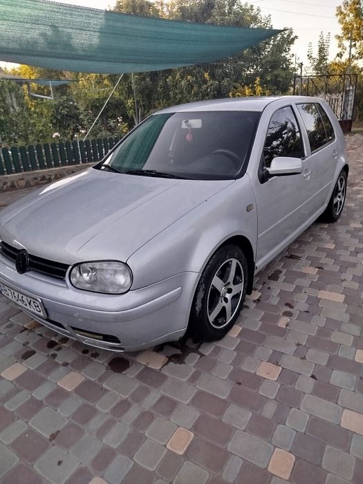 Продаєть Volkswagen GOLF 4