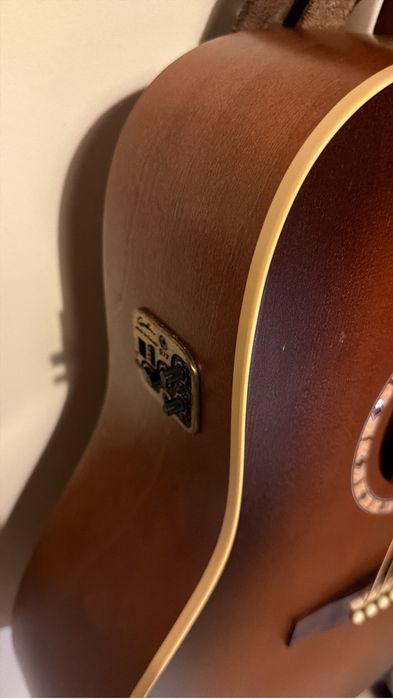 Guitarra Art & Lutherie Cedar Antique Burst