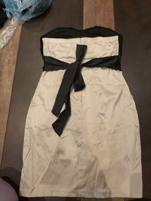 Sukienka. Atłas. Rozm S/XS