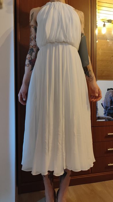 Sukienka suknia ślubna Asos dla gym ratów i tattoo freaków gołe plecy