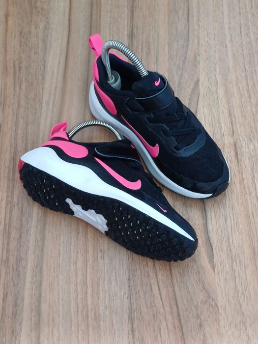 Nike Revolution 7 дитячі літні кросівки кросовки сітка на дівчинку 26-27р