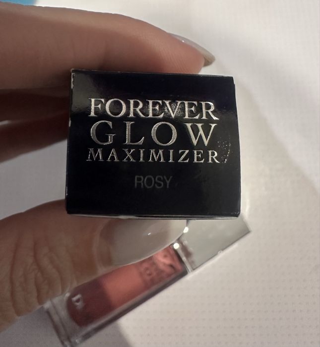 Рідкий хайлайтер DIOR Forever Glow Maximizer