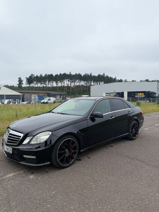 Mercedes-Benz Klasa E Mercedes-Benz E63 AMG 6.2 V8 | 525 KM | Panorama | Harman Kardon | Zad