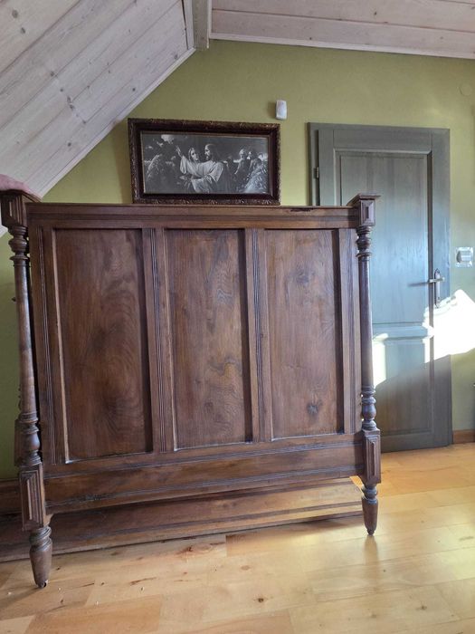 Stylowa drewniana szafa