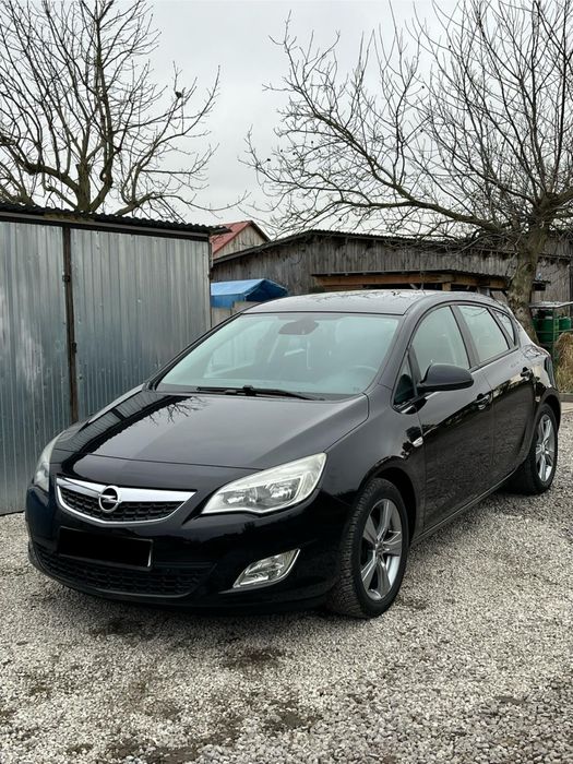 Opel Astra J 1.7CDTI 2010