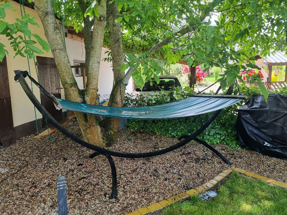 Hamak ogrodowy na stelażu