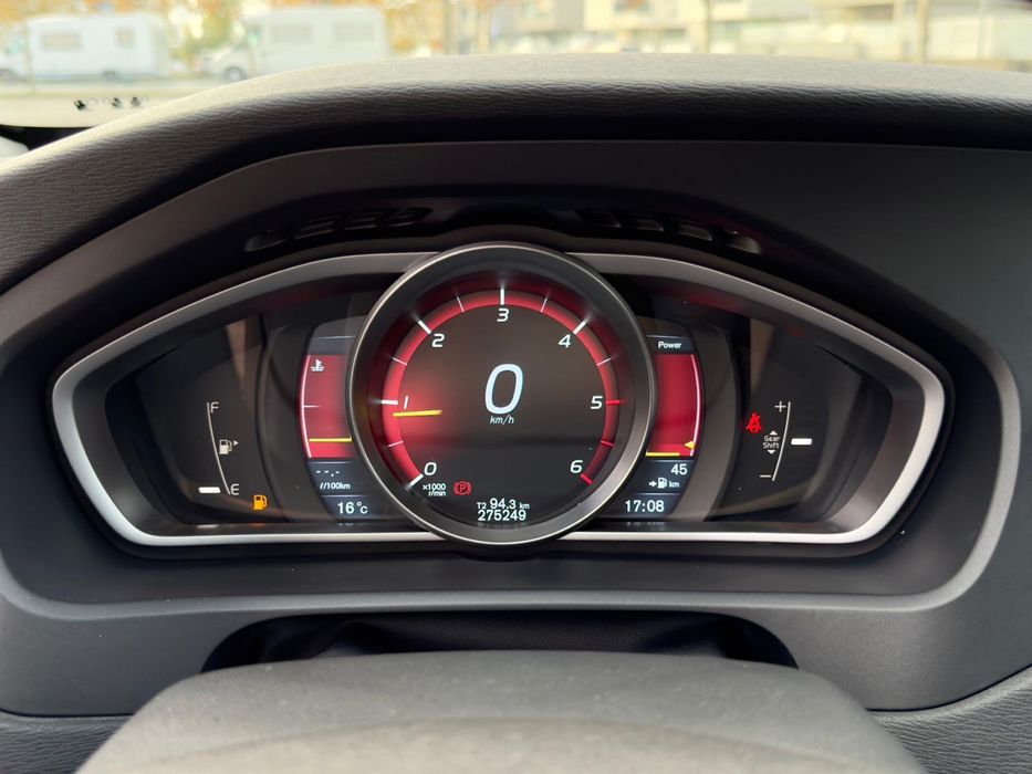 Volvo V40 D2 - 2013