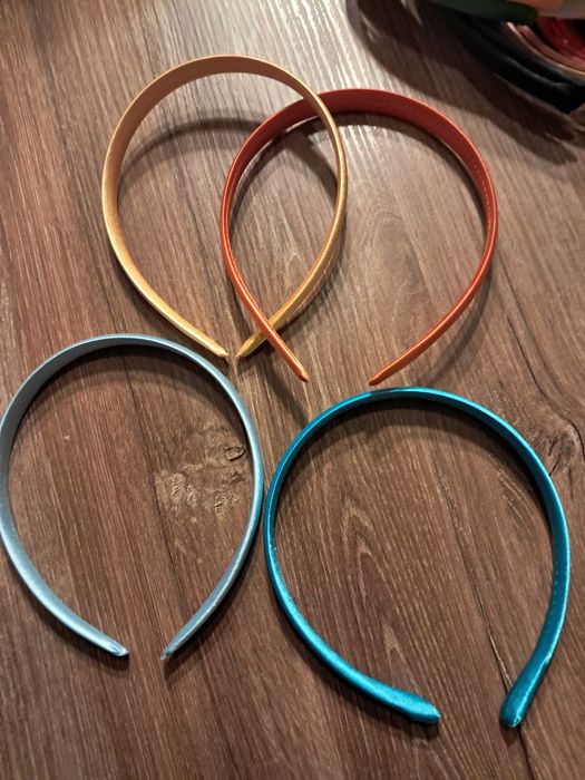 31 szt. nowych satynowych opasek na głowę