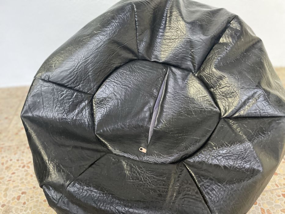 Puff preto pequeno - 75cm